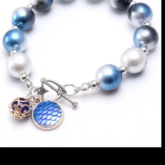 Jewerly - Picture 1 of 6